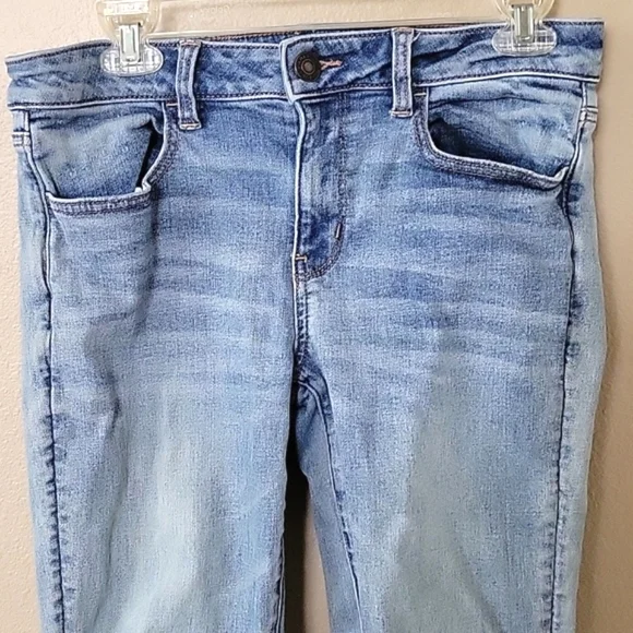 American Eagle Super Stretch Ripped Jeggings - Size 8 - Picture 2 of 10